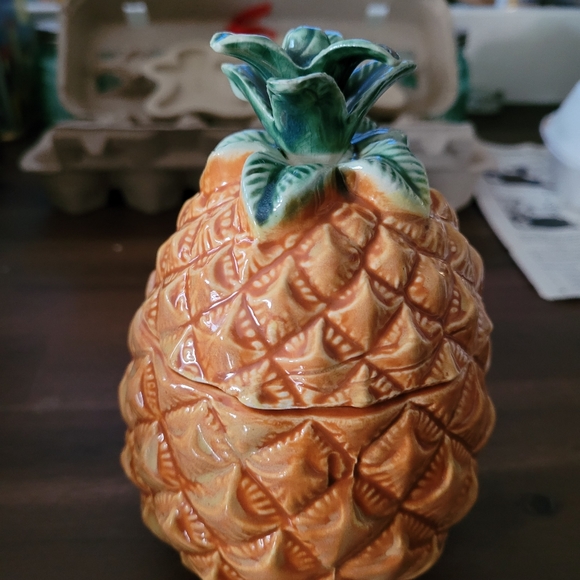 Pineapple Candy or Trinket Dish with Iid - Picture 2 of 6